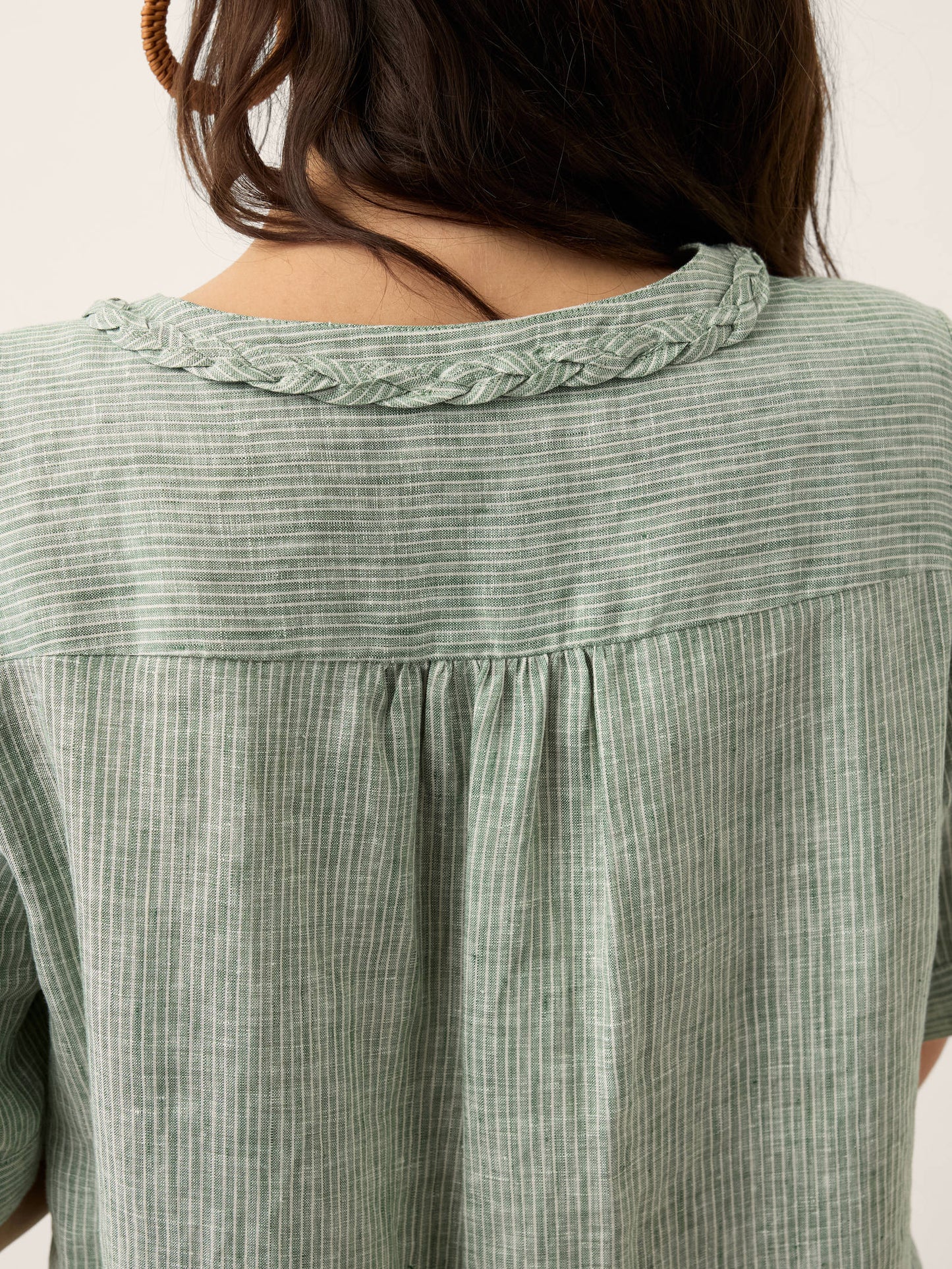 Blusa Verde con Cuello Bordado
