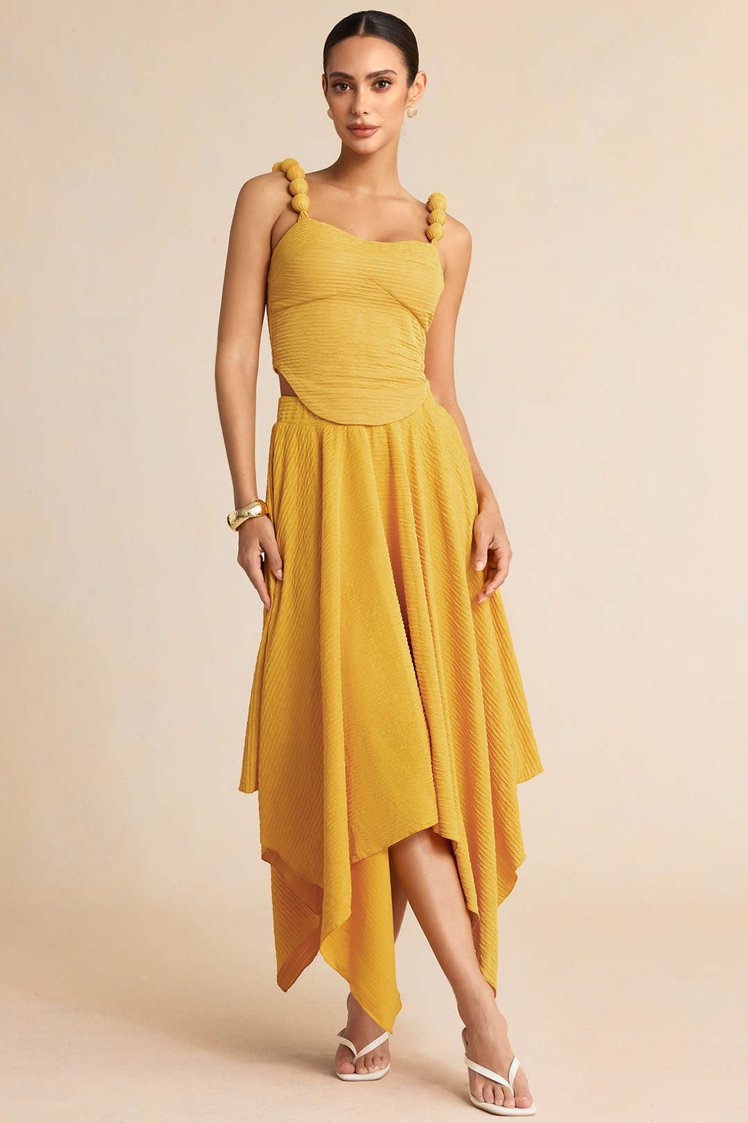 Top Amarillo Texturizado con Tirantes de Bolas