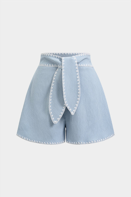 Shorts Beige con Ribete Bordado y Lazo