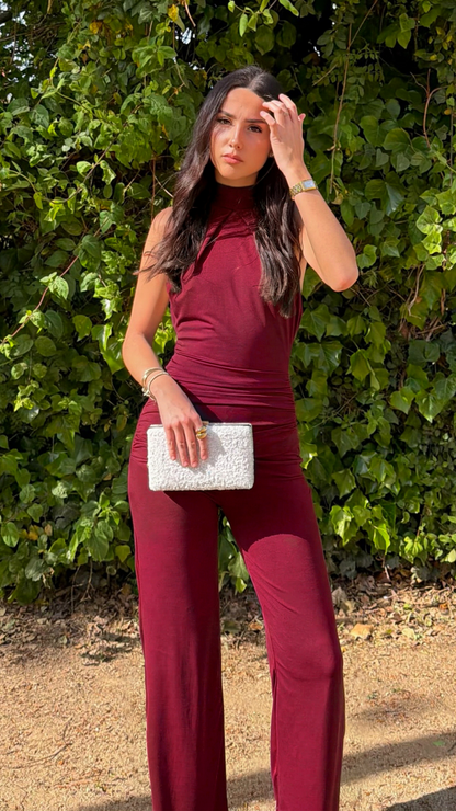 Elegancia Burdeos