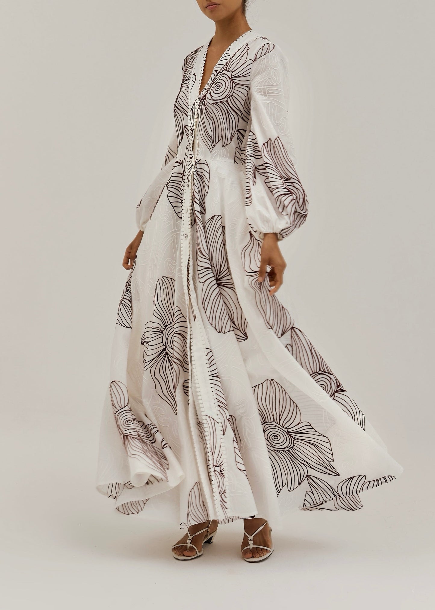 Vestido Camelia — Bordado Floral
