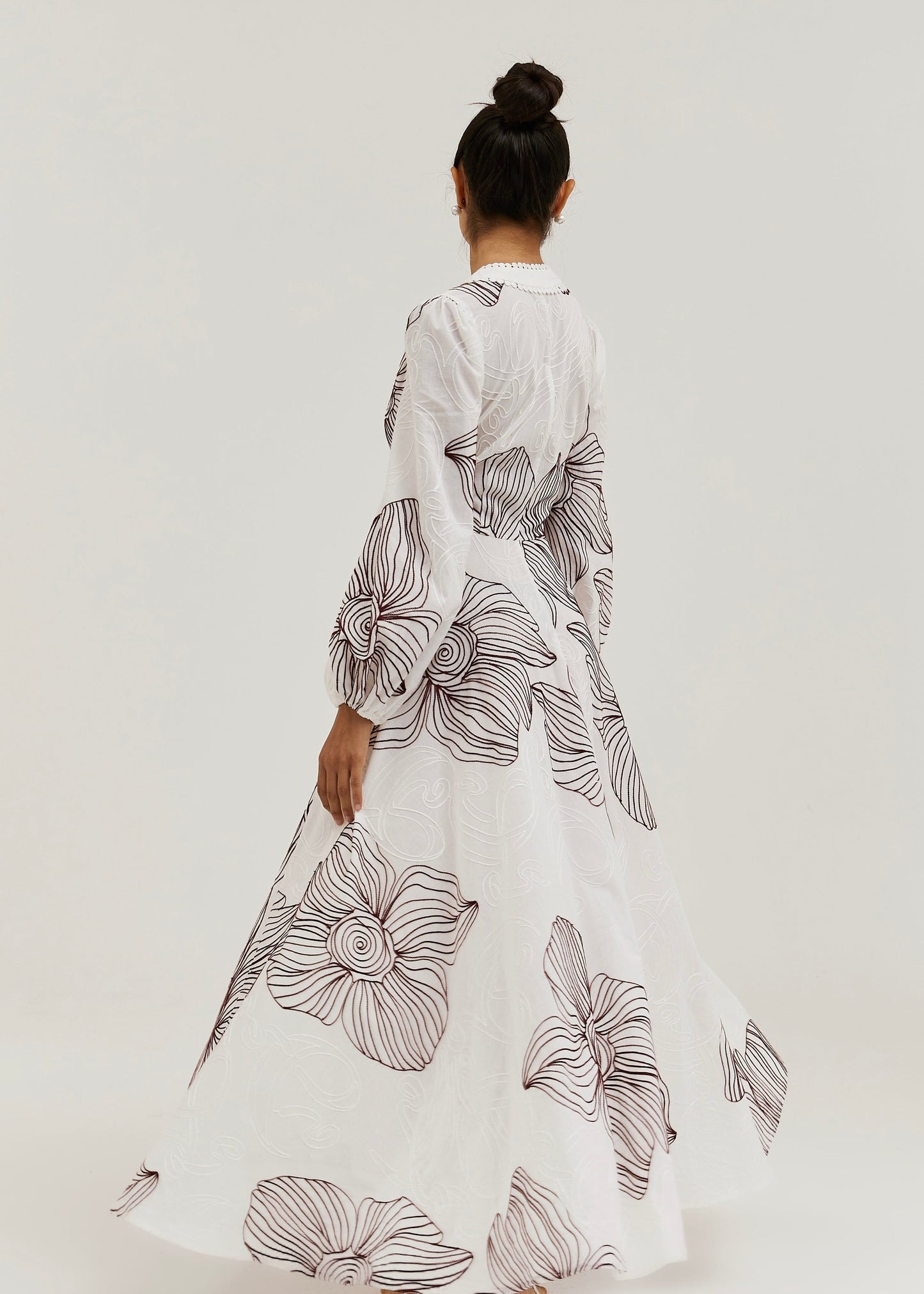 Vestido Camelia — Bordado Floral