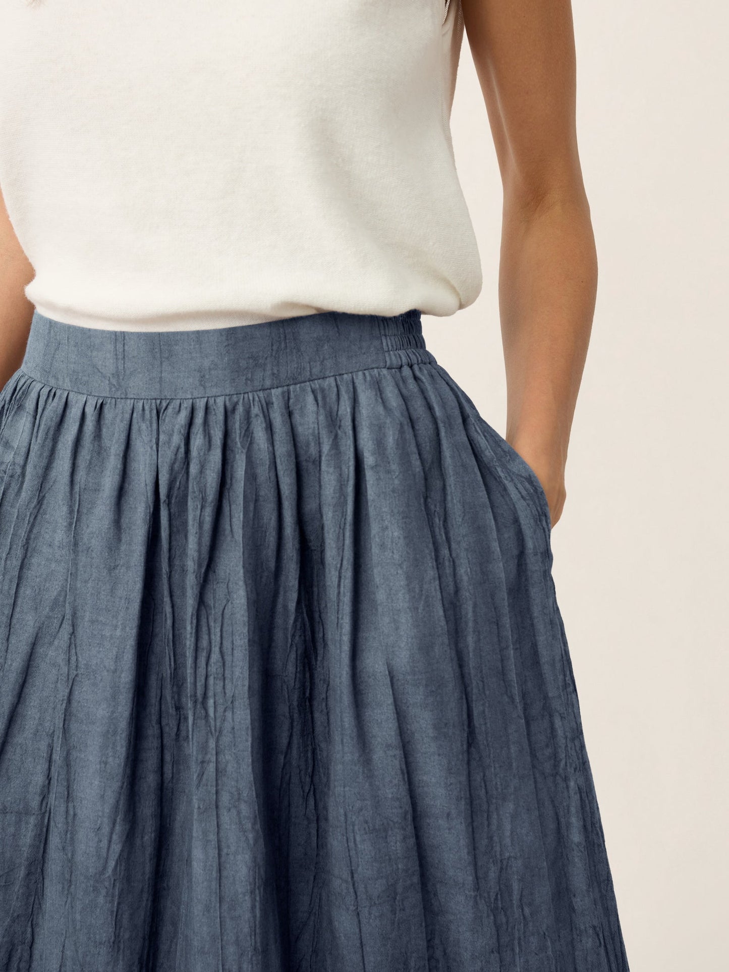 Falda Midi Plisada Efecto Arrugado