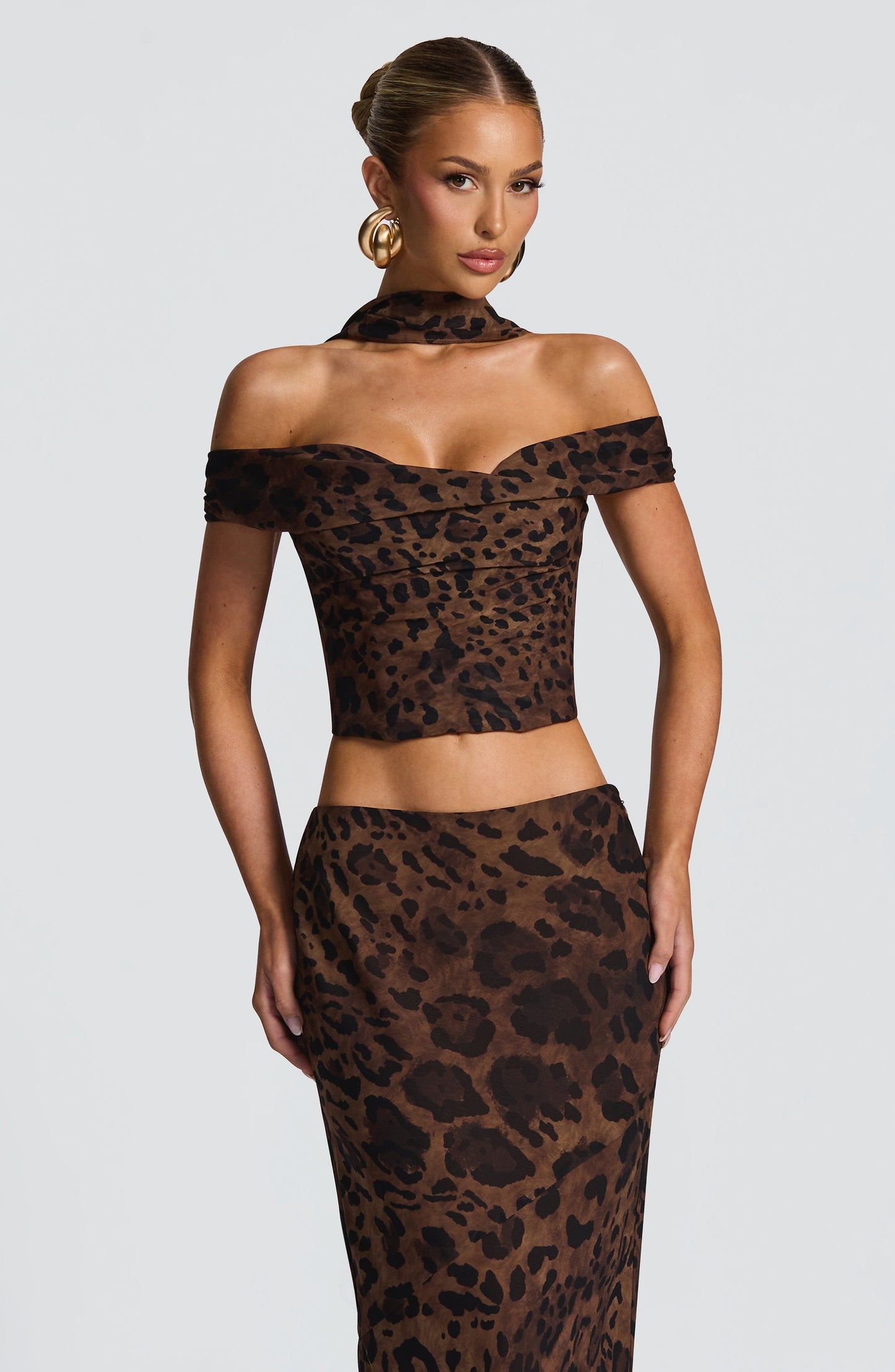 Top y Falda Leopardo Corte Sirena — Conjunto de Fiesta