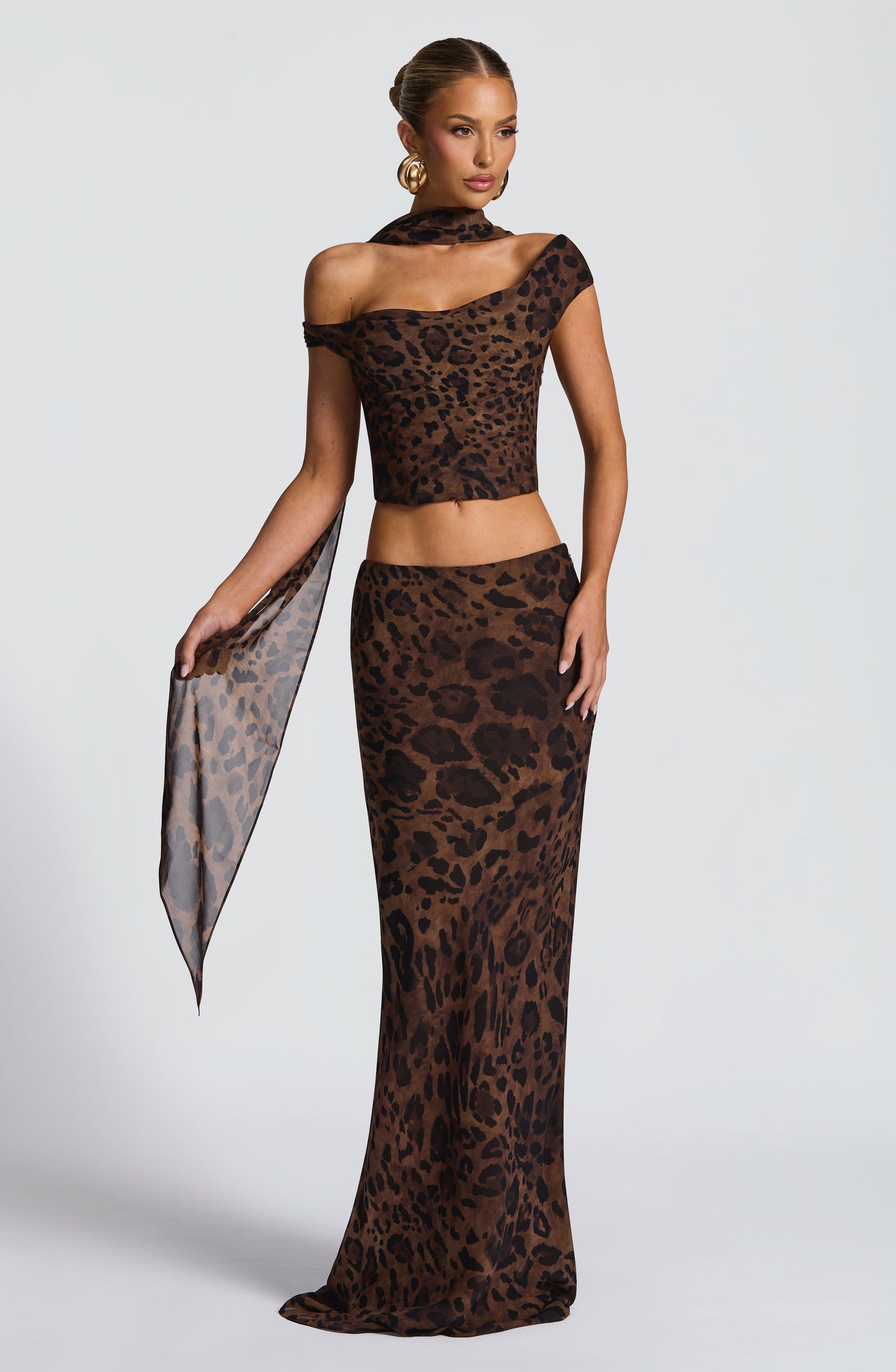 Top y Falda Leopardo Corte Sirena — Conjunto de Fiesta