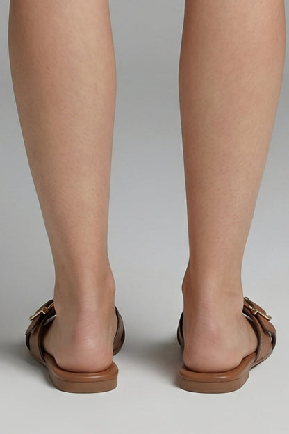 Covadonga | Sandalias Planas Tiras Cruzadas Mujer Hebilla