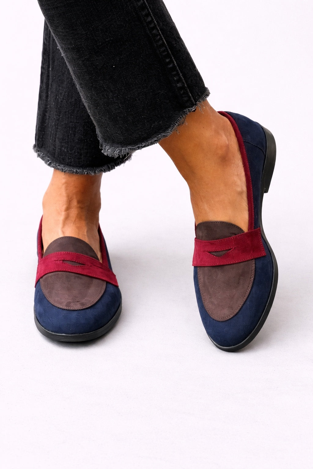 Lorena | Mocasines Negros de Ante Bicolor Mujer Suela Plana